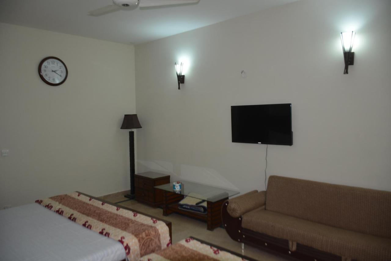 The Travelers Den Hotel Islamabad Exterior foto