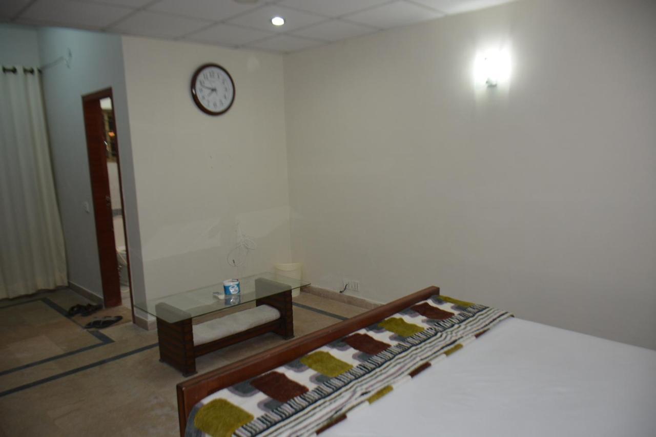 The Travelers Den Hotel Islamabad Exterior foto