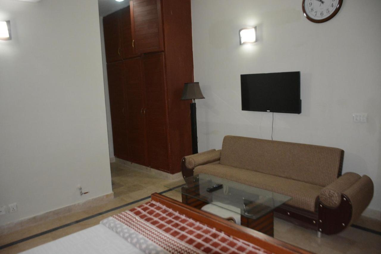 The Travelers Den Hotel Islamabad Exterior foto